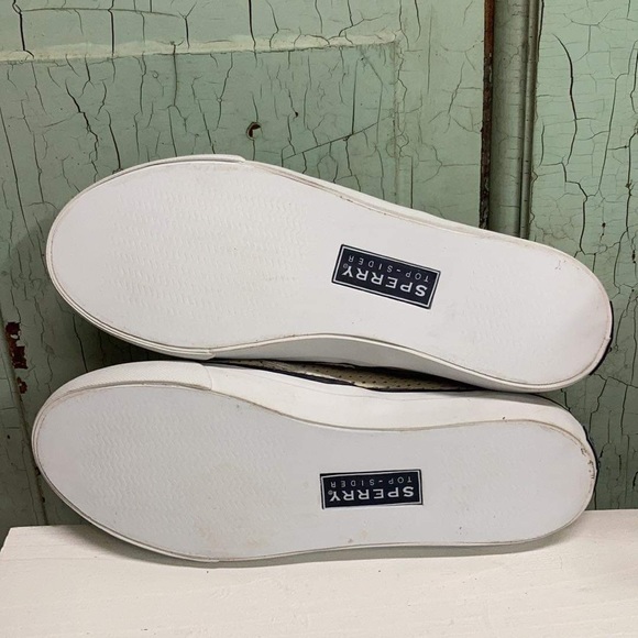 Women’s Sperry Slip On - Picture 6 of 9